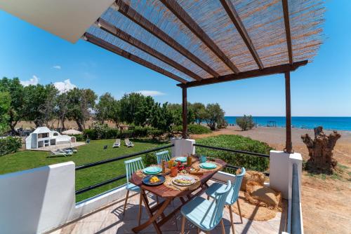  Eco Beachfront Villa in Gennadi