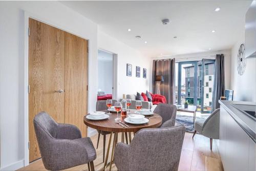 Vogue Modern Apartment New Build - Birmingham City Centre