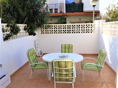 OLA AZUL BEAUTIFUL BUNGALOW gîte à louer el Salt de l'Aigua