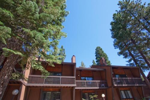 Club Tahoe Resort - Accommodation - Incline Village