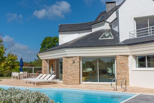 La Caravelle - Belle maison 8P - Piscine gîte à louer Le Moustoir