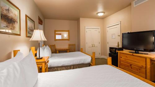 Best Western Plus Plaza Hotel - image 10