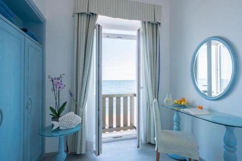 Double Room with Balcony and Sea View