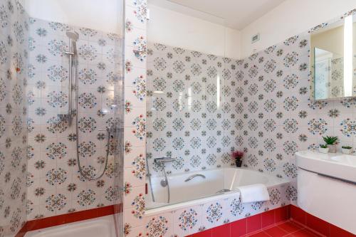 Bathroom, Villa Berenice Au Bord Du Lac in Comabbio