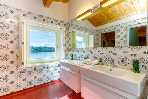 Bathroom, Villa Berenice Au Bord Du Lac in Comabbio