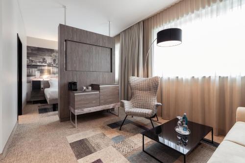 Novotel Duesseldorf Airport - image 2