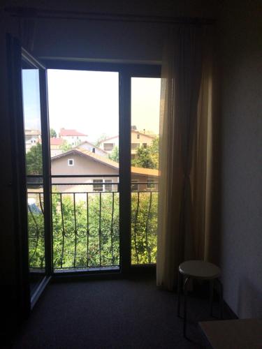 Standard Double Room image 7
