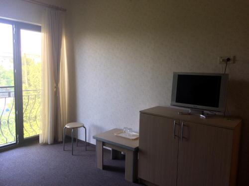 Standard Double Room image 2