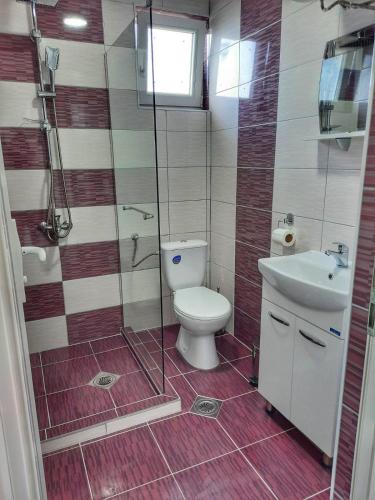 Fürdőszoba, First line apartment in Peshtani