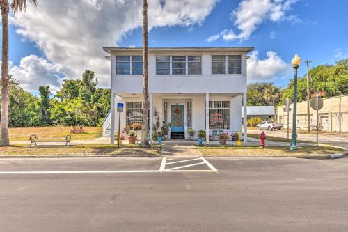 Crescent City Apartment w/ Easy Lake Access! in Daytona Beach City Center