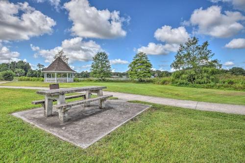 Crescent City Apartment w/ Easy Lake Access! in Daytona Beach City Center
