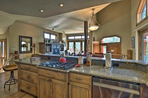 Beautiful Breck Retreat with Mountain Views! - image 4