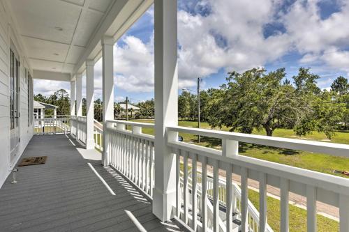 Coastal Waveland House half Block to Pub Beach