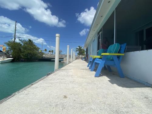 Salt Life 2 - 1bed/1bath updated duplex with dockage - main image