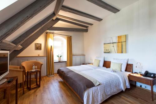 1 queen bed