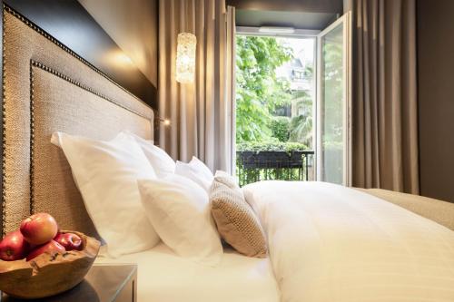 B Montmartre - image 10