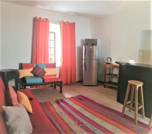 Pvt APARTMENT WITH NICE BALCONY A BLOCK FROM MAIN SQUARE Cusco 
