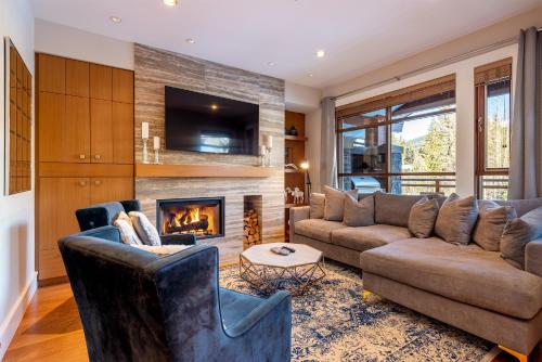 Ultimate Mountain Luxury Townhome featuring Private Hot Tub and Media Room