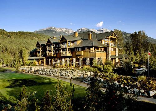 Beautiful 2 bedroom overlooking Whistler's Green Lake and Mountains!