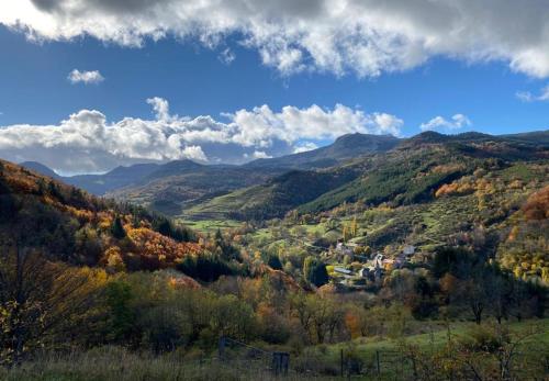 Gîte de charme en plein cœur de l’Ardèche verte gîte à louer Deux-Eaux