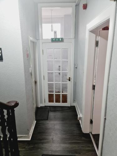 Dalry Guesthouse - image 13