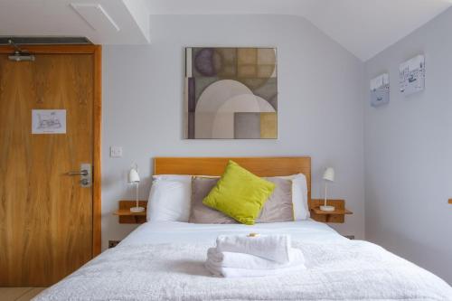 The Eyre Square Townhouse - image 9