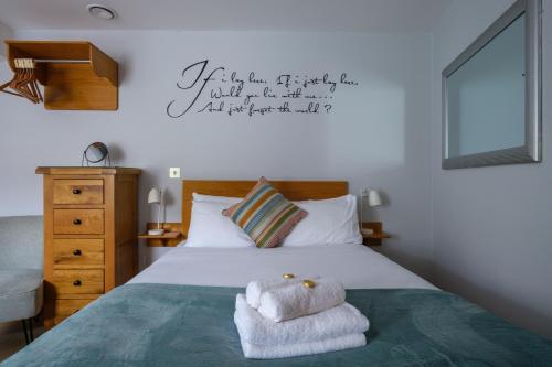 The Eyre Square Townhouse - image 11