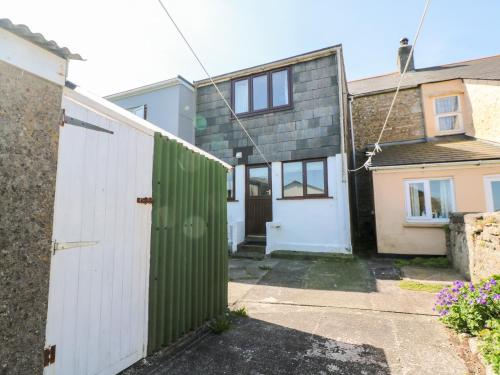 Miners Cottage - image 2