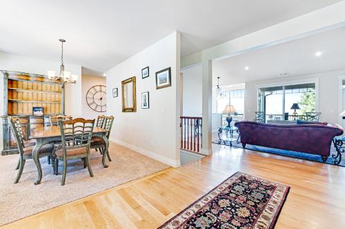 4 Bed 3 Bath Vacation home in Chelan