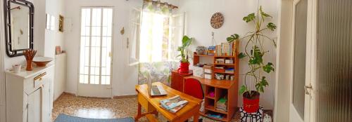 Cozy room in quiet neighbourhood 1