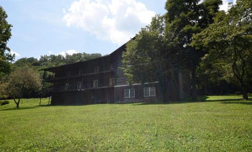 Graves Mountain Farm & Lodges