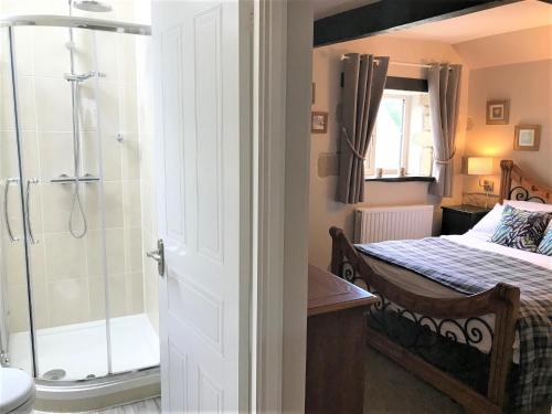 Cotswold Merrymouth Inn - image 10
