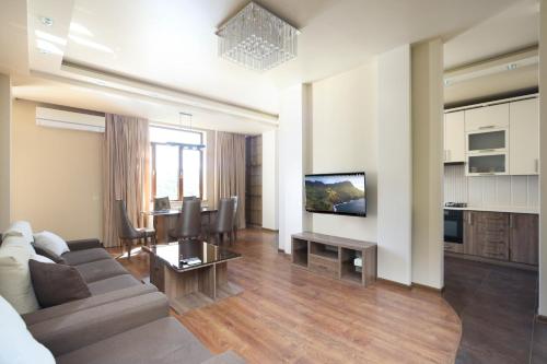 Modern 3 Bedrooms apartment with 3 Bathrooms and a terrace, New Building, Center of Yerevan