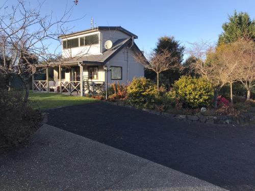 Pet Friendly Country Cottage in Scroggs Hill