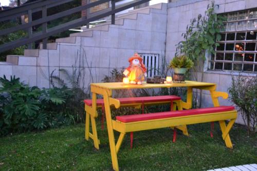 Hotel Pousada Dos Pinheiros in เอวเจนิโอ เฟร์เรย์รา