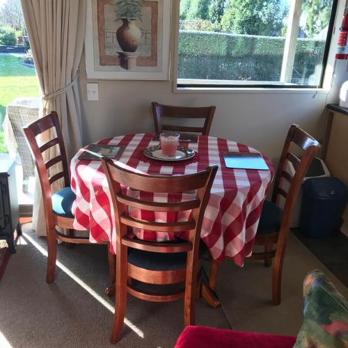 Facilities, Pet Friendly Country Cottage in Scroggs Hill