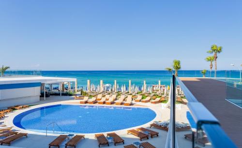 Flamingo Paradise Beach Hotel - image 12