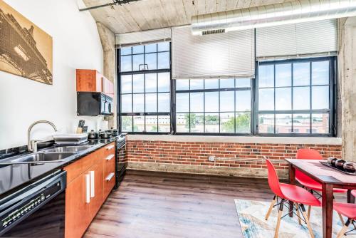 Architect's STUNNING loft by CozySuites - image 14