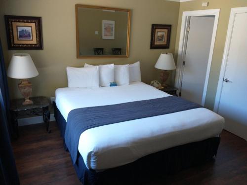 Sea Breeze Inn - Pacific Grove Room Type - King Studio