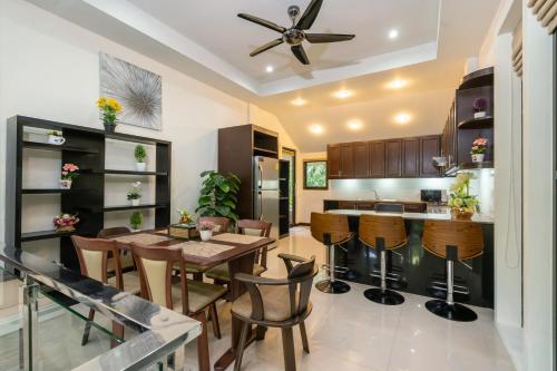 Restaurant, Boutique Resort Private Pool Villa (Pet friendly) near Gibbon Rehabilitation Project