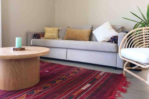 Cozy beach house with Rooftop in Tawila