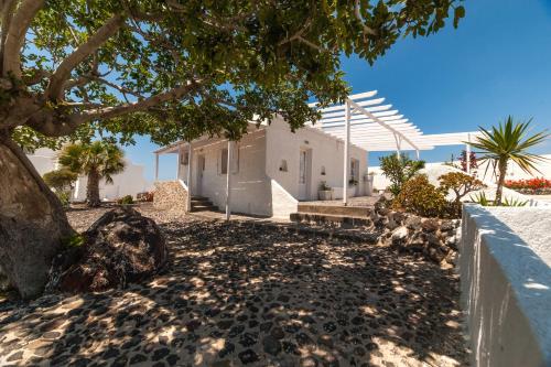 Artemis Suites - image 7