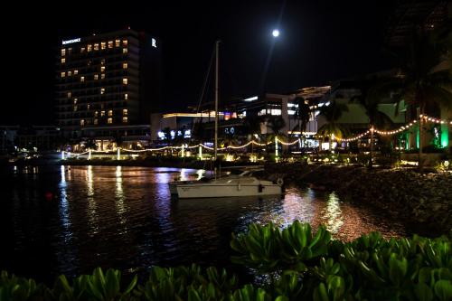Beautiful Condo in Marina Puerto Cancun