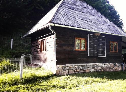 Cozy hut Retreat in the wild nature of Romania - Chalet - Onceşti