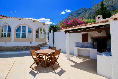 Deluxe Villa image 8