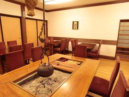 Deluxe Japanese-Style Room with Shared Bathroom