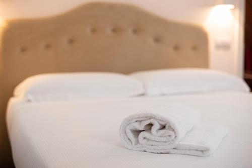 Double Room image 4