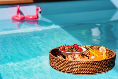 Evala luxury rooms with pool and garden – Split, MD