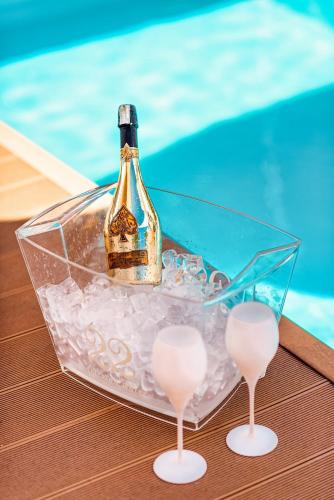 Evala luxury rooms with pool and garden - image 14