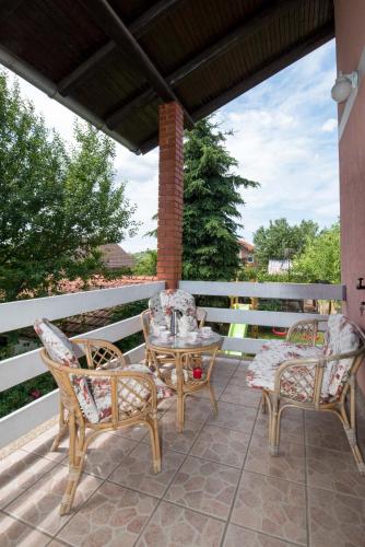 陽台/露台, Country House Vrbovcanka in 達魯瓦爾